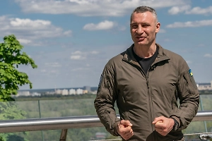 Кличко и Зеленский публично обменялись истеричными упрёками после удара России