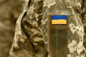 Пленный солдат ВСУ помог бойцам ВС РФ эвакуировать раненого после боевой задачи