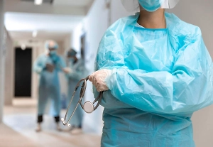 Зубной протез оказался в кишечнике 50-летней россиянки. Врачам пришлось потрудиться