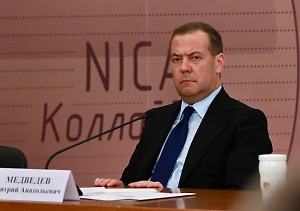 Дмитрий Медведев назвал победу самой важной целью для россиян