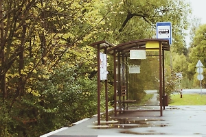 Госдума рассмотрит проект о запрете продажи вейпов на остановках 21 октября