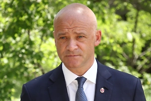 Лишённый гражданства Украины мэр Одессы Труханов отказался подчиняться Зеленскому