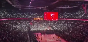 
«Россия, моя любимая»: Фанаты сербской «Црвены Звезды» устроили шоу на матче Евролиги