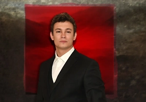 Из драчуна — в буддисты, а потом в звёзды: История перерождения Никиты Кологривого