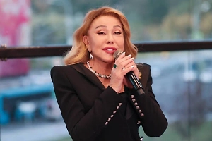 «Идёт на поправку»: Представитель Успенской опроверг, что артистка может потерять подвижность руки