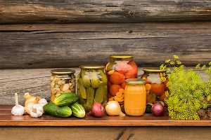 В Дагестане 6 человек заразились ботулизмом из-за закруток