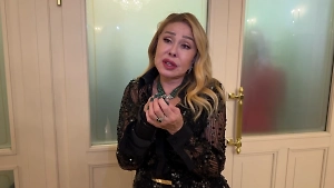 «Испугался даже врач»: Любовь Успенская рассказала Life.ru о самочувствии после перелома руки