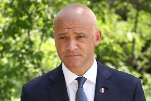 Лишённый гражданства из-за паспорта РФ Труханов заявил о таком же документе у жены главы Одесской ОВА