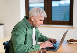 В Британии выявили неожиданную пользу Интернета для пенсионеров