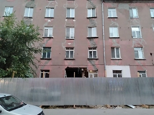 В Саратове частично обрушился аварийный дом