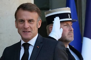 Юнашев объяснил Life.ru, как ограбление Лувра стало символом политики Макрона