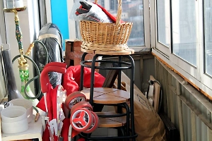 Россиян предупредили о штрафах за захламлённый балкон