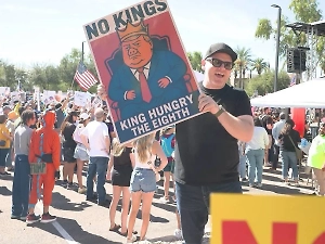 Политолог объяснил, почему американцы ополчились на Трампа