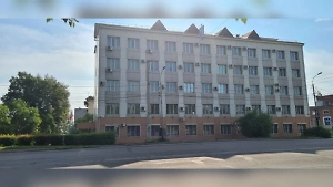 В Хабаровске неизвестные обстреляли здание суда