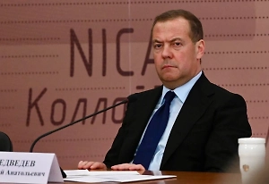 Медведев предрёк крах всем «бандеровским нычкам» после отмены саммита в Будапеште