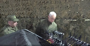 Белоусову показали робота для доставки ударных FPV-дронов на поле боя