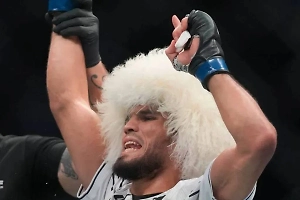 Умар Нурмагомедов победил Марио Баутисту на турнире UFC 321 в Абу-Даби