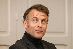 Во Франции в ярости из-за чудовищных планов Макрона послать в Киев истребители