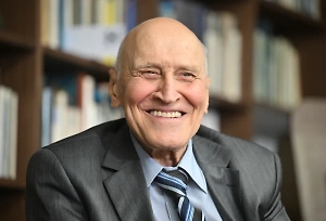 Гериатр на примере Дроздова раскрыл, на сколько сантиметров человек уменьшается с возрастом