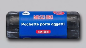 Moschino продаёт россиянам мусорный пакет за 115 тысяч рублей