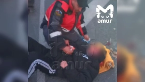 Под Хабаровском авто сбило подростков на питбайке: одного спасли после остановки сердца