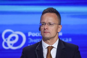 Сийярто заговорил на русском языке во время конференции в Минске