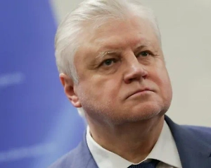 Честно говоря, я в шоке. Это не просто неуважение к детям из малоимущих семей, это самая настоящая сегрегация и апартеид. Бедным — кашу, детям ветеранов — мясо. Господа чиновники, вы в своём уме, устраиваете такие провокации на грани с экстремизмом? Да ещё и дискредитируете семьи наших воинов.