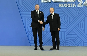 Кремль высоко оценил результаты встречи Путина и Алиева в Душанбе