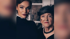 «Ей совсем плохо»: Бабушка Алёны Водонаевой перестала узнавать родных из-за Альцгеймера