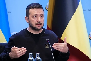 Зеленский снова продлил военное положение и мобилизацию на Украине