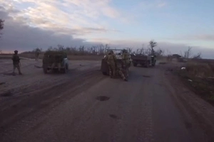 Life.ru публикует эпичное видео эвакуации раненого бойца ВС РФ на Покровском направлении