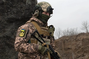 Дал по газам: На камеры попал побег адвоката-дезертира из ВСУ в Европу через закрытый КПП