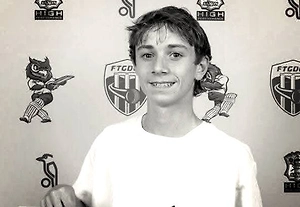 17-летний игрок в крикет умер в Австралии после удара мячом в шею