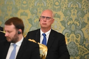 Дмитриев поддержал решение Мерца выслать сирийских беженцев из Германии