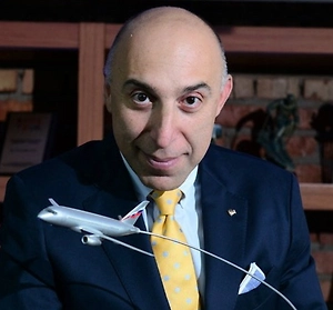 Франция давно уже, около двух лет, выдаёт полуторамесячные мультивизы. Но что такое полуторамесячная виза? Честно говоря, мало кто за полтора месяца поедет во Францию три раза или даже два раза. Обычно за этот срок человек путешествует один раз. Поэтому французская мультивиза давно уже воспринимается скорее как фикция.