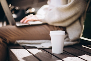 Life.ru узнал, что ждёт любителей выпить кофе дома и зайти в кофейню после повышения НДС