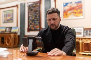 The Local: Зеленский намерен сбежать в Испанию на фоне ухудшения на фронте