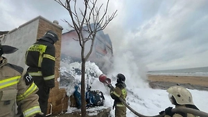 Разбившийся в Дагестане вертолёт с туристами рухнул на жилой дом