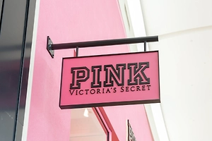 Суд постановил частично аннулировать правовую охрану двух брендов Victoria's Secret в РФ