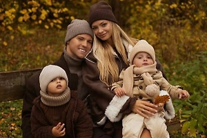 Трёхлетний сын блогеров Ани Ищук и Димаса порвал сухожилие няне