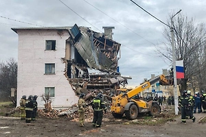 В Тульской области из-под завалов обрушенного дома спасли человека
