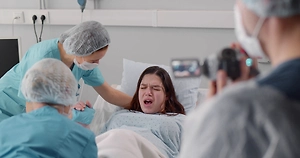 Врач из Перми оказалась в центре скандала после слов о «размножении за деньги»