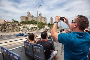 Россияне устроили забастовку на Кубе после переселения из-за мощнейшего урагана