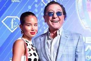 Психолог объяснила, почему Лепс затягивает свадьбу с молодой невестой