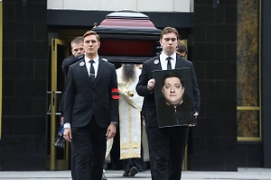 В Москве простились с легендарным «капитаном Мухичем» — фоторепортаж Life.ru