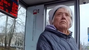В Сети появилось видео с пенсионеркой из Перми, похожей на Трампа