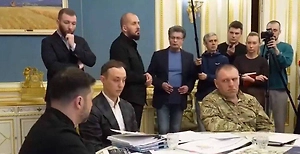 Захарова назвала «картиной салом» фото со встречи Зеленского и военных