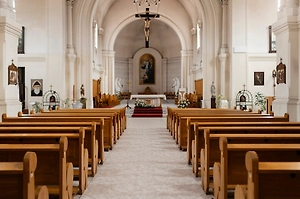 В Испании неизвестные похитили 18 драгоценностей с образа Богоматери