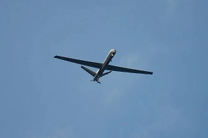 Обломки сбитого дрона нашли рядом с проезжей частью в Туле