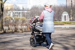 В Госдуме призвали освободить самозанятых россиянок от налога на год после родов